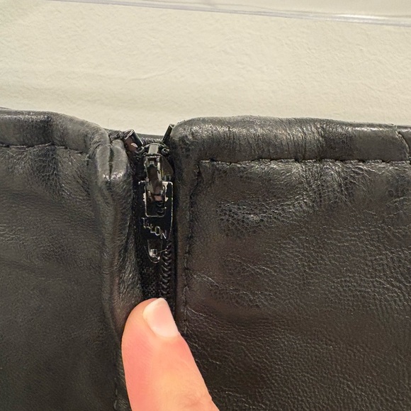 Vintage Soft Black Leather Skirt Size 8 - Picture 8 of 16